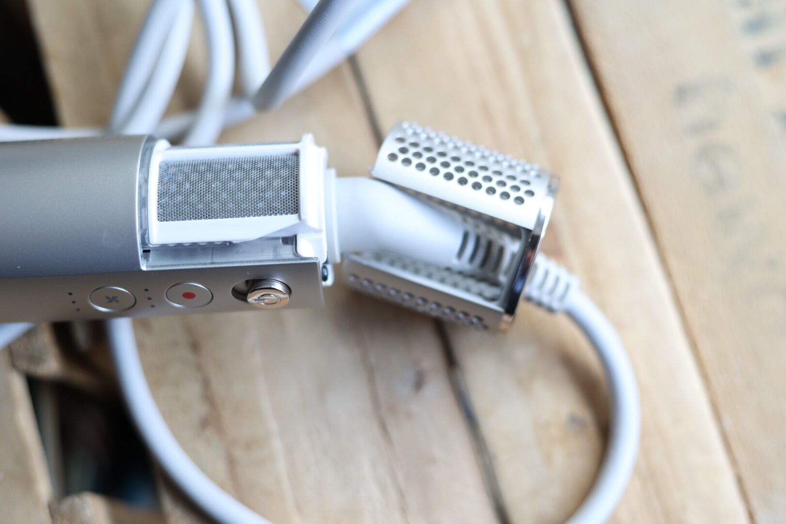 You can see the filter of the Shark FlexStyle.